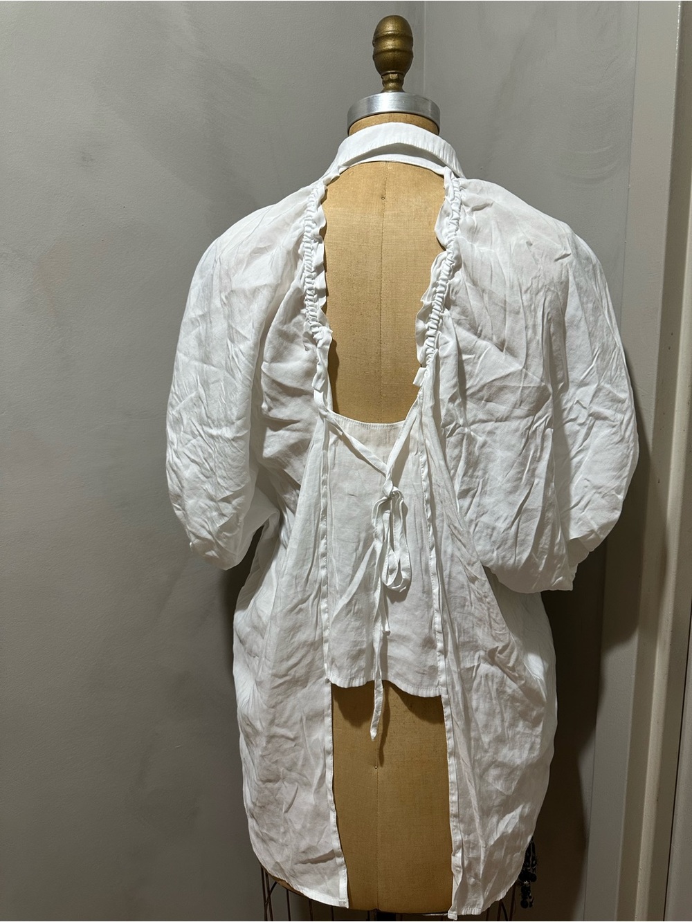 White Open-Back Puff Sleeve Blouse